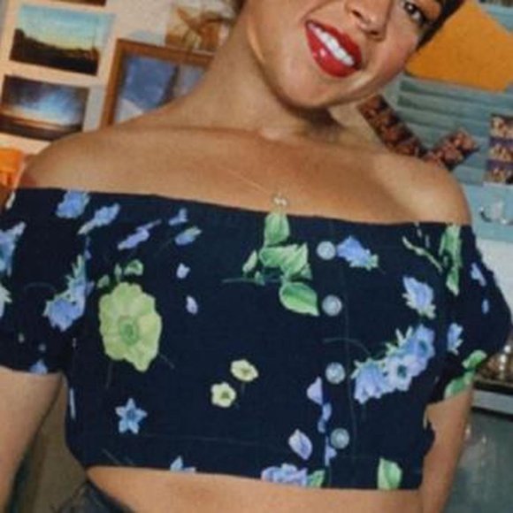 Urban Renewal Floral Print Crop-Top - Picture 4 of 4